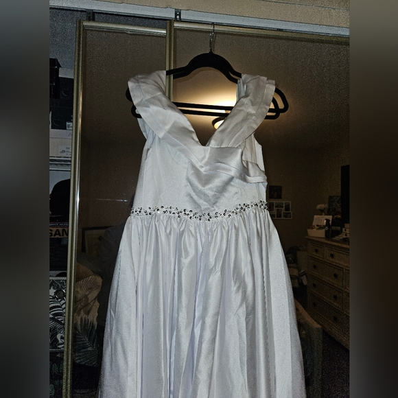 Getting Married? - Picture 5 of 7